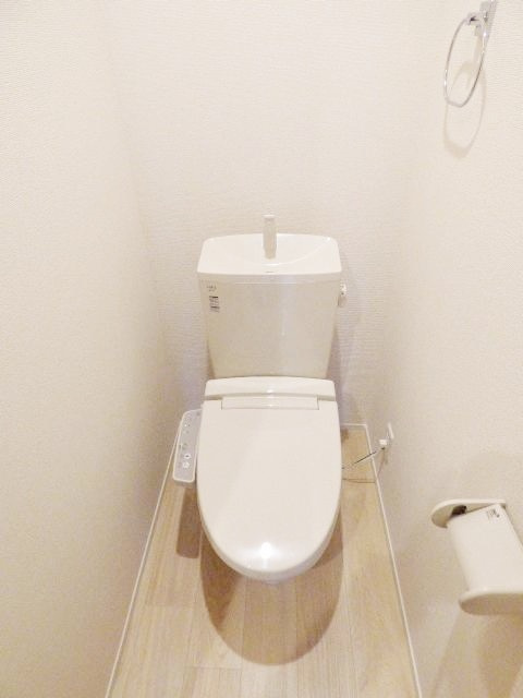 ラベイユⅠのトイレ|嬉しい温水洗浄便座付き♪