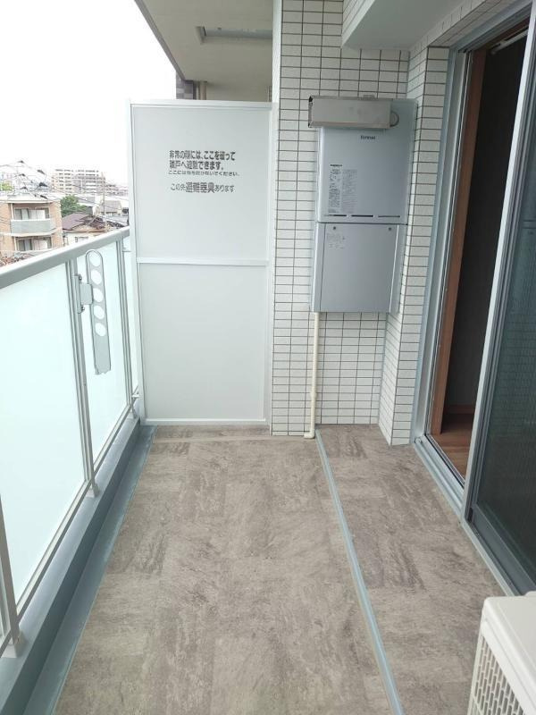 福岡市博多区南本町２丁目の賃貸マンションのバルコニー|物件の画像10