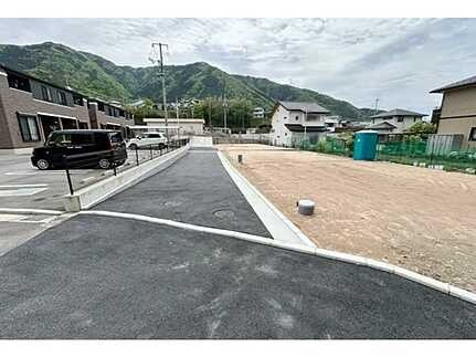 広島市安佐北区可部東4丁目　土地の前面道路含む現地写真