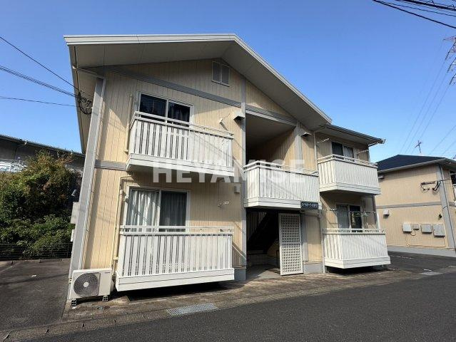 ロイヤルガーデン貝津B棟の外観