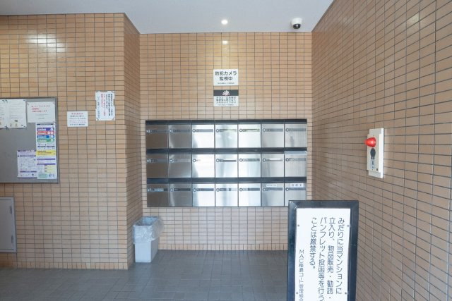 AP1641 マック梅島コートのエントランス