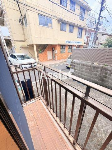 世田谷区宮坂３丁目のアパートのバルコニー