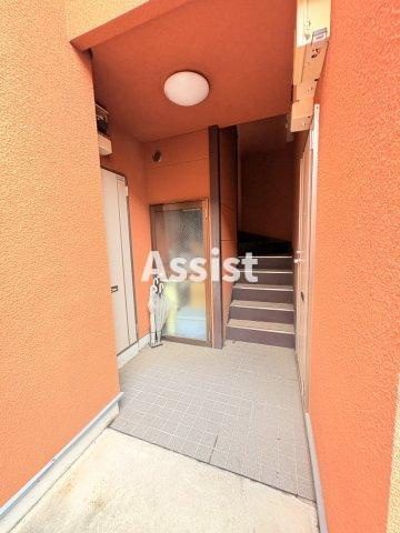 世田谷区宮坂３丁目のアパートのエントランス