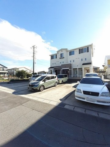 フローラルポイントの駐車場