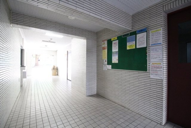 川崎市多摩区登戸の賃貸マンションのロビー