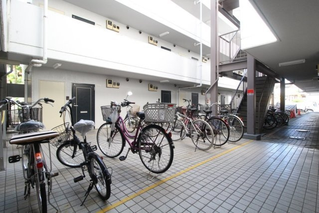 川崎市多摩区登戸の賃貸マンションのその他共用部分|駐輪場
