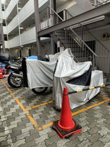 川崎市多摩区登戸の賃貸マンションのその他共用部分|バイク置き場