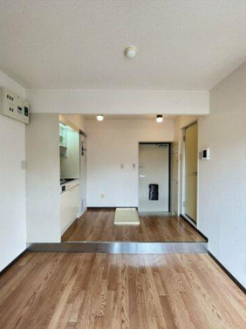 川崎市多摩区登戸の賃貸マンションの居間・リビング|別部屋参考