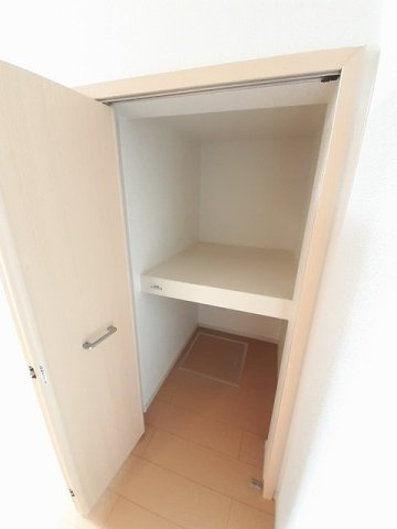 ブルック駅西の収納