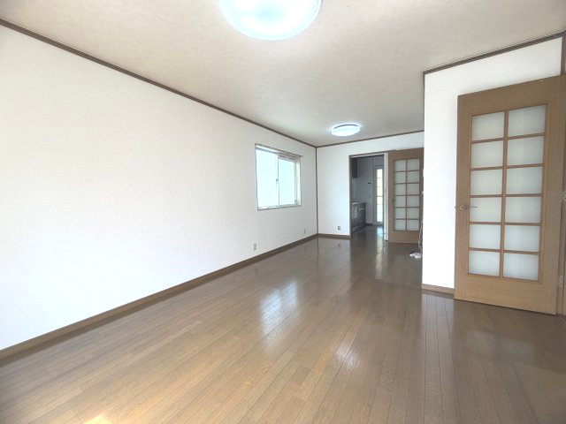 神戸市西区竹の台5丁目戸建の居間・リビング