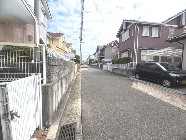神戸市西区竹の台5丁目戸建の前面道路含む現地写真