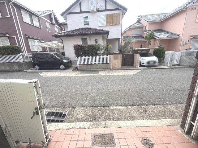 神戸市西区竹の台5丁目戸建の前面道路含む現地写真