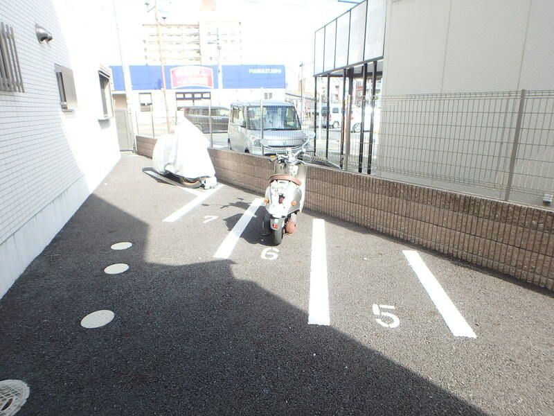 ＬＥＯ参拾伍番館の周辺