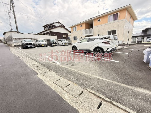 カーサフェリーチェの駐車場