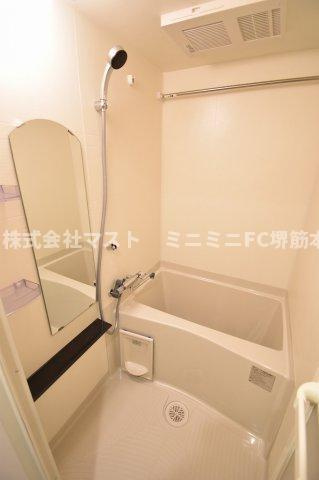 プレサンス堺筋本町センティスの浴室