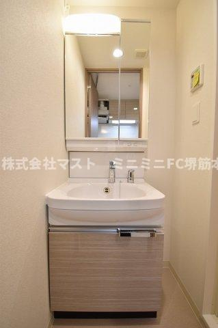 プレサンス堺筋本町センティスの洗面所