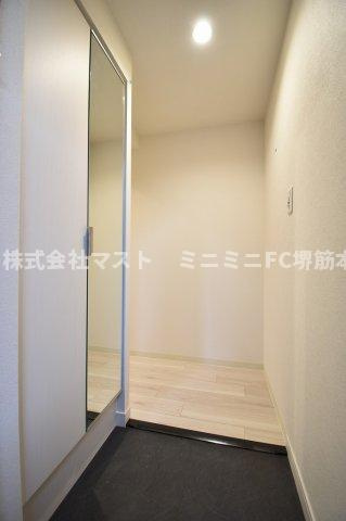 プレサンス堺筋本町センティスの玄関