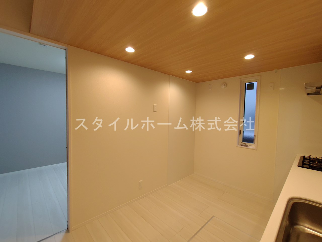 D-square東橋良町の居間・リビング