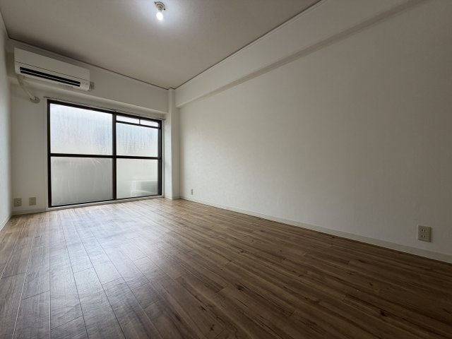 プレアール長居公園Ⅱの居間・リビング