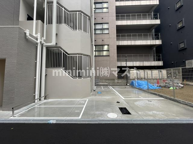 ArtizA南船場の駐車場