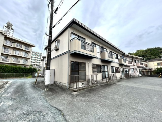 浜松市中央区和合町のアパートの駐車場