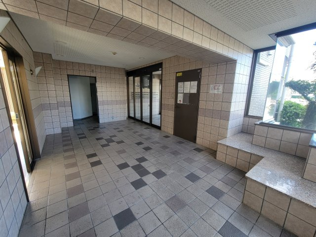 ライオンズマンション高良公園前のエントランス
