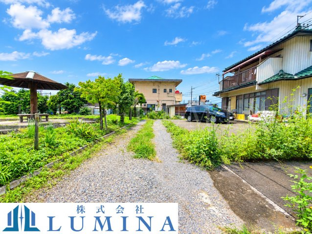 高崎市新町　中古戸建の前面道路含む現地写真