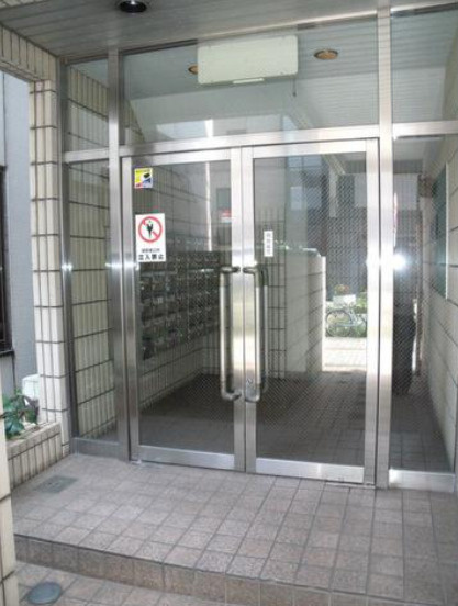 グリーンランド千葉中央ビルのエントランス