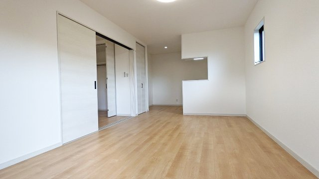 サンフラワーの内装|明るい室内です