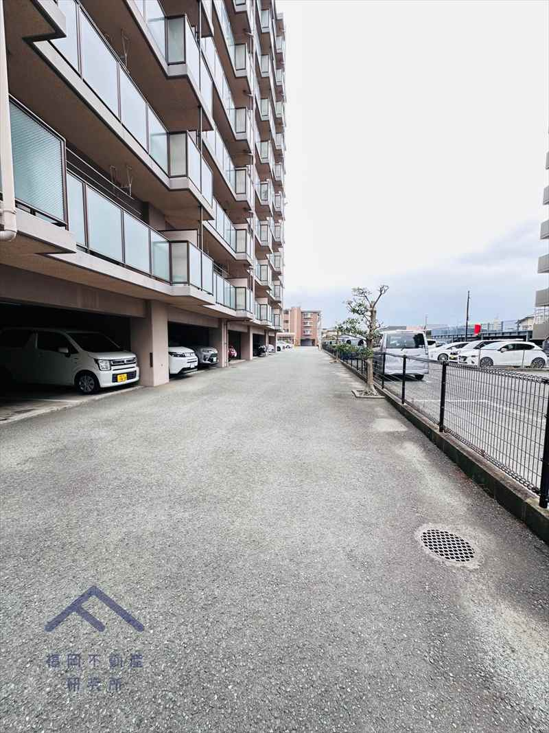 ロフティ箱崎の駐車場