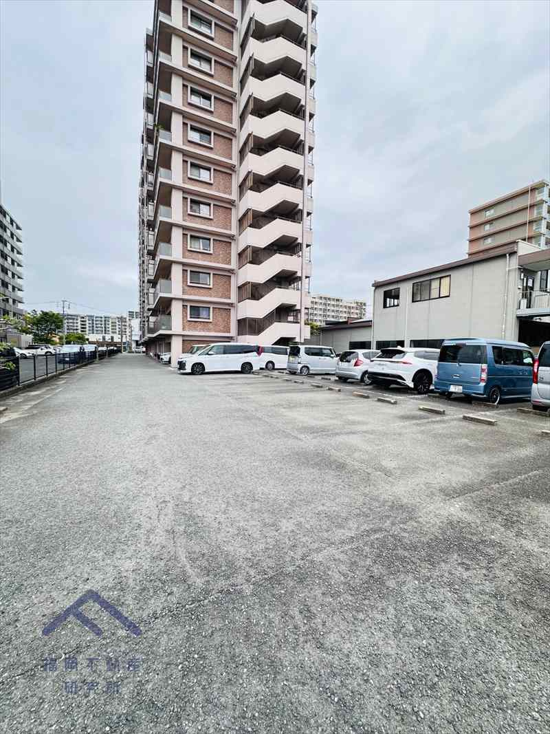 ロフティ箱崎の駐車場