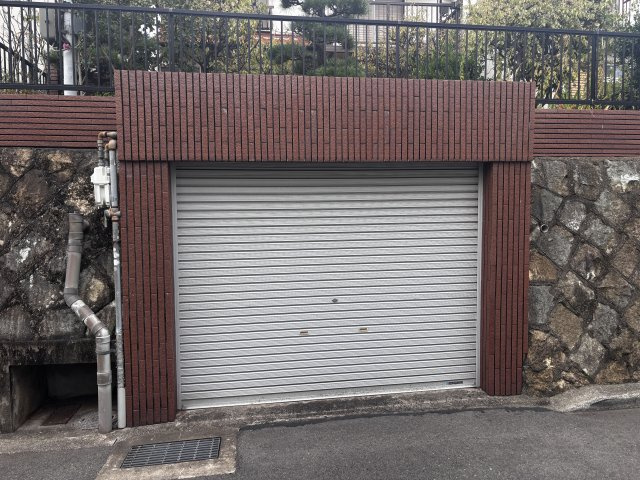 明石市魚住町清水戸建の駐車場