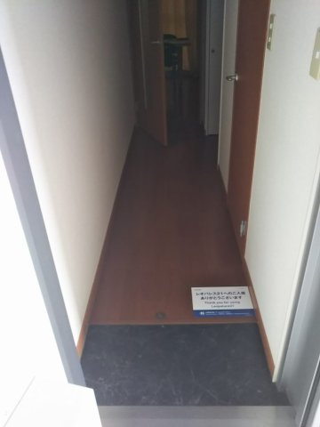 レオパレスサンモリッツの玄関|落ち着いた玄関です