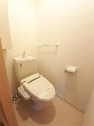 フラット　ヒルズ　Ⅰのトイレ|落ち着いたトイレです