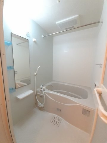 フラット　ヒルズ　Ⅰの浴室|コンパクトで使いやすいお風呂です