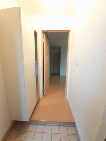 フラット　ヒルズ　Ⅰの玄関|きれいな玄関です