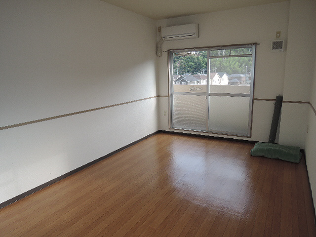 高岡中村コーポⅡの子供部屋