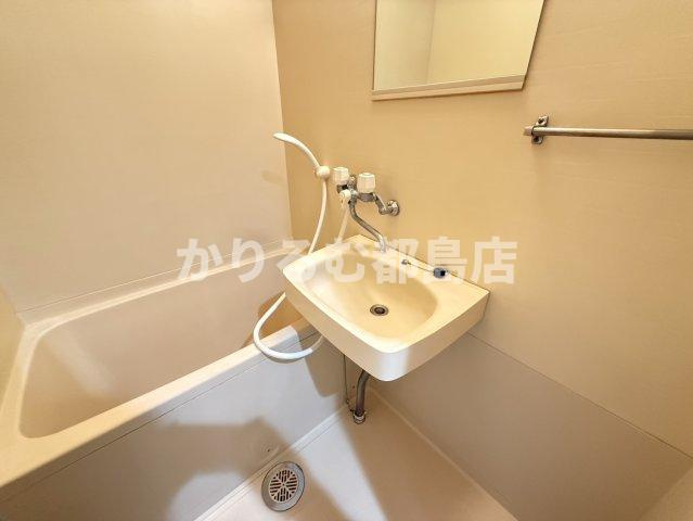 ル・ブール城東の浴室