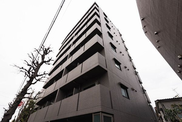 ルーブル都立家政参番館の外観