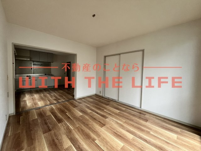 ラベンダー堤【キャッシュバック対象物件】の子供部屋|明るい玄関です