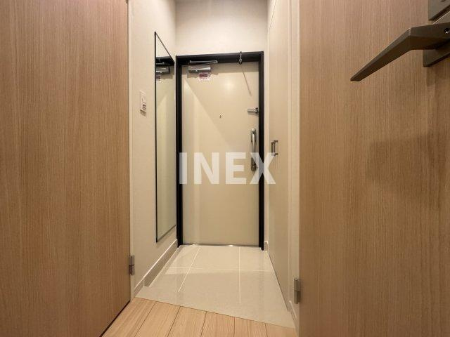 横浜市中区相生町１丁目の賃貸マンションの玄関