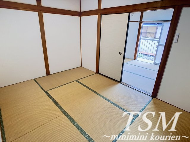 寝屋川市石津元町貸家の寝室