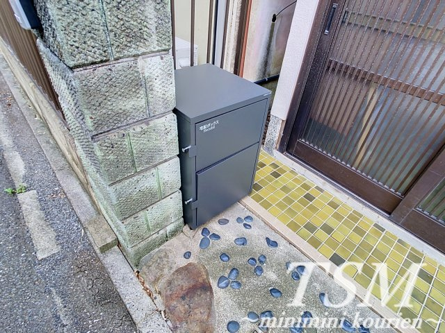 寝屋川市石津元町貸家の設備|宅配ボックスあり