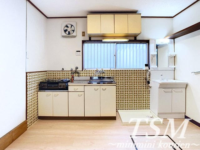 寝屋川市石津元町貸家の居間・リビング