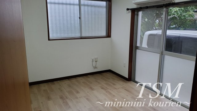 寝屋川市石津元町貸家の洋室