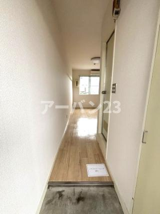 メゾンドノア大横町の玄関