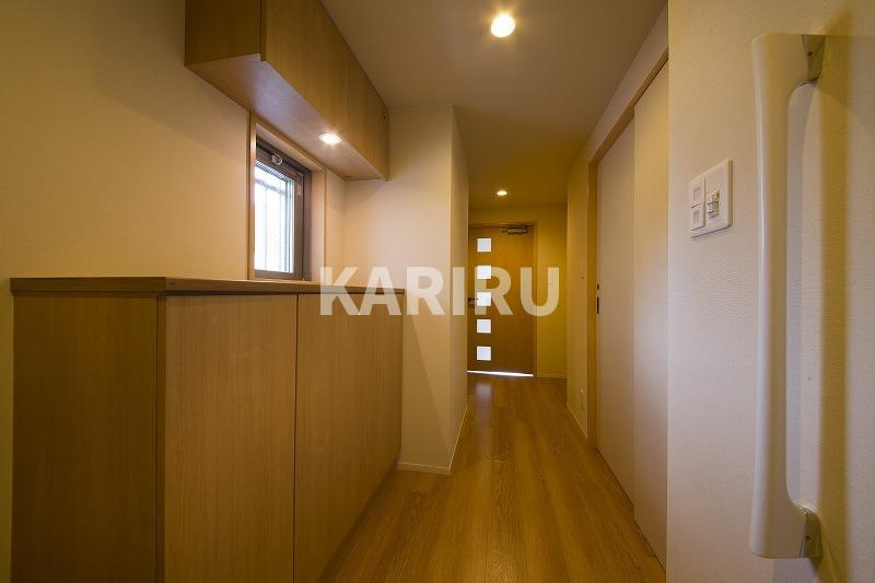 住真田山EASTの玄関