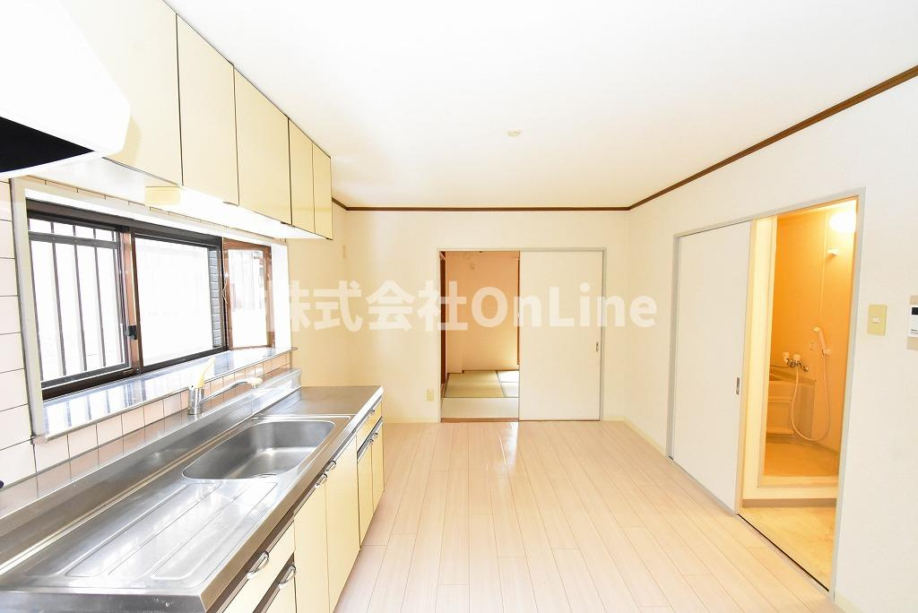 八尾市山本高安町２丁目の賃貸マンションの内装