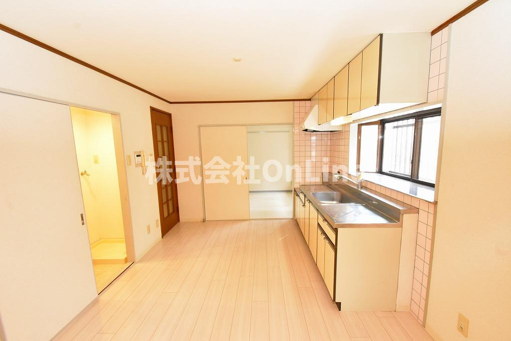 八尾市山本高安町２丁目の賃貸マンションの内装