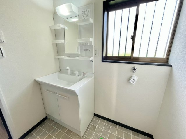阿保中古戸建て(乙159-8)の独立洗面台